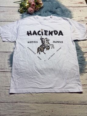 Hacienda Hotels White Short Sleeve Crewneck Tee sz L